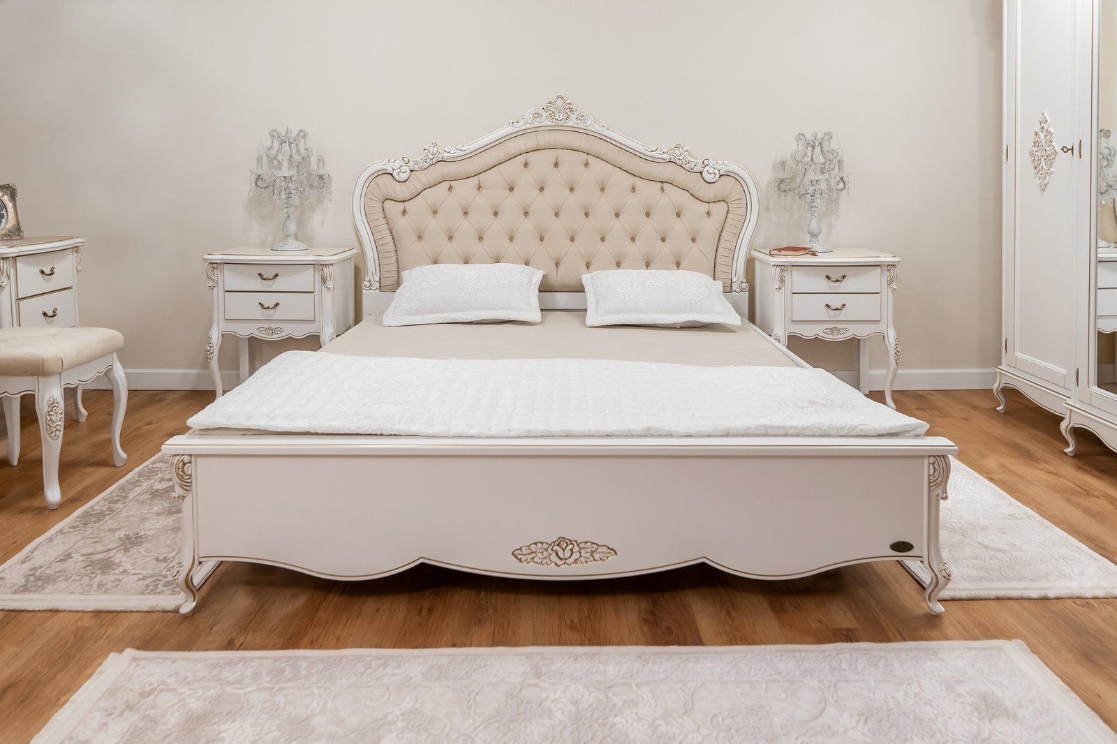 Dormitor ISA lemn masiv sculptat cu intarsie ALB / Crem