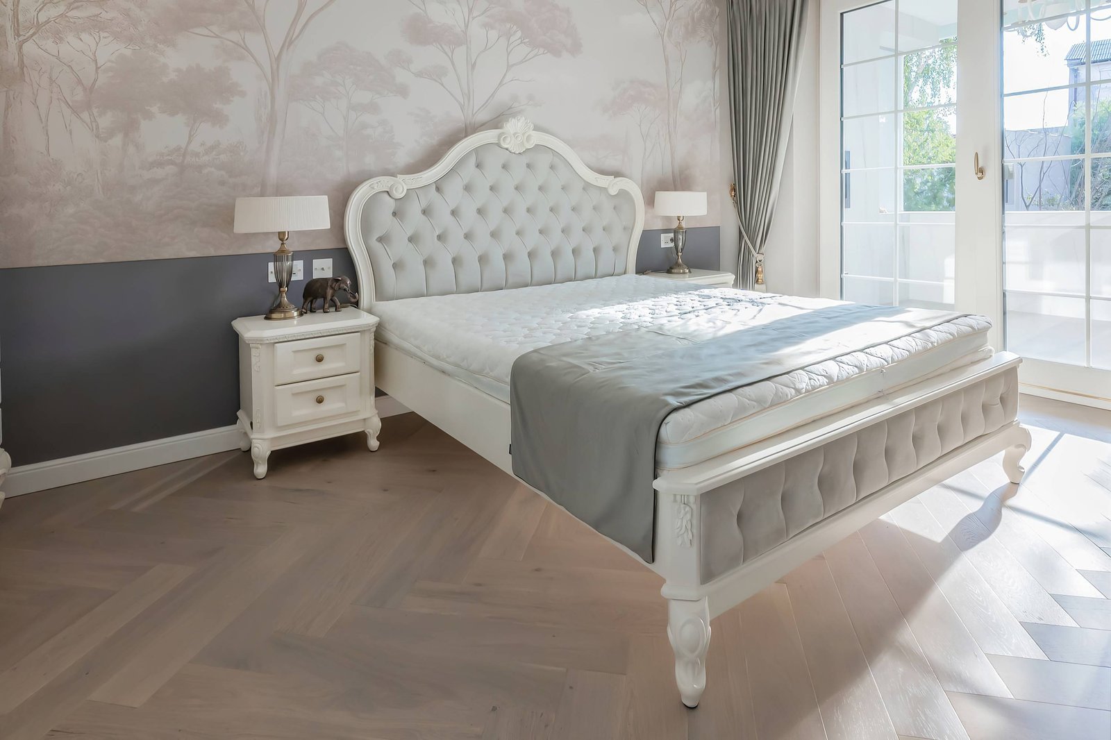 Dormitor lemn masiv sculptat cu intarsie Valera 2 Cires Nuc, 7 image