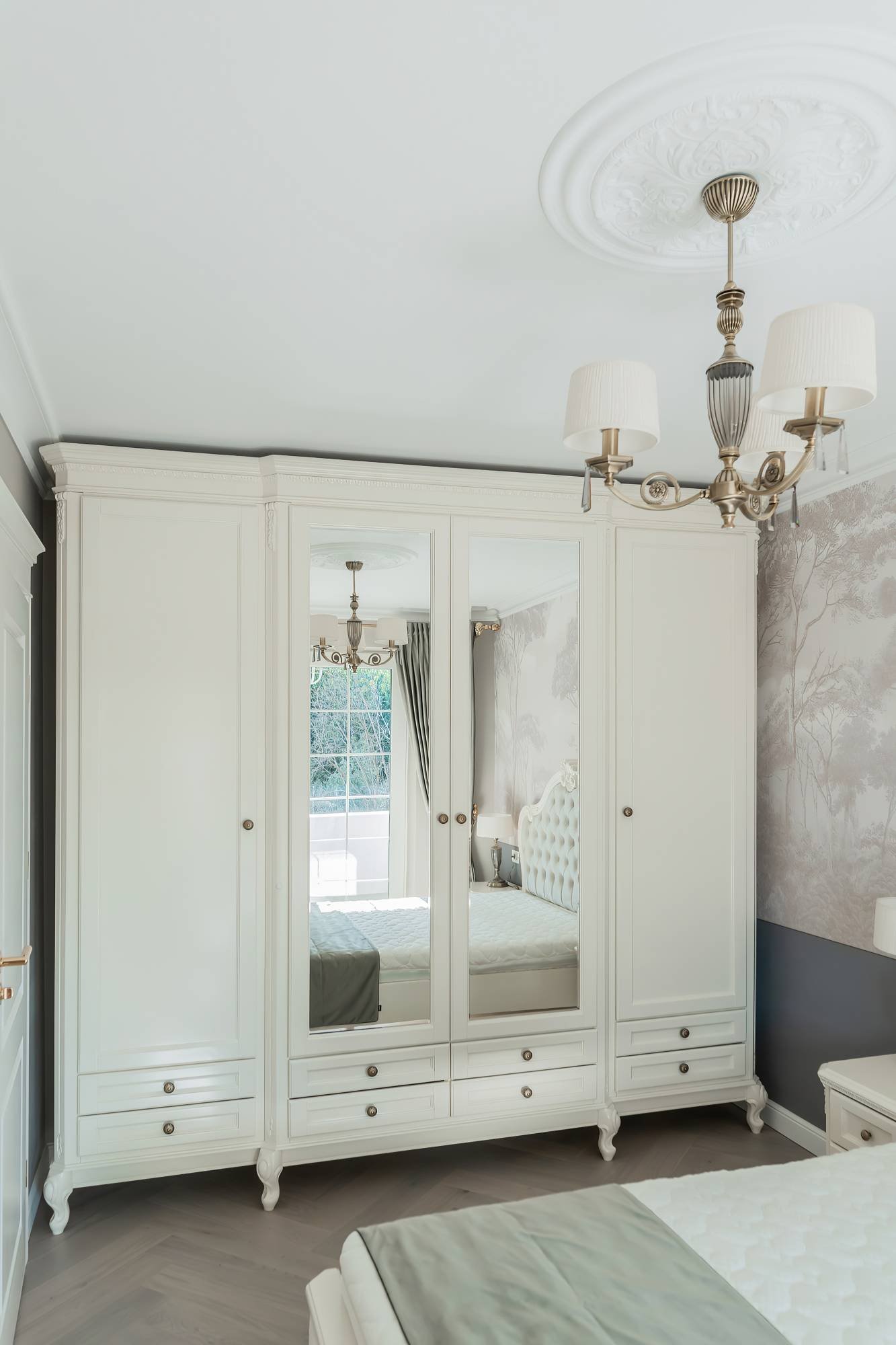 Dormitor lemn masiv sculptat cu intarsie Valera 2 Cires Nuc, 13 image