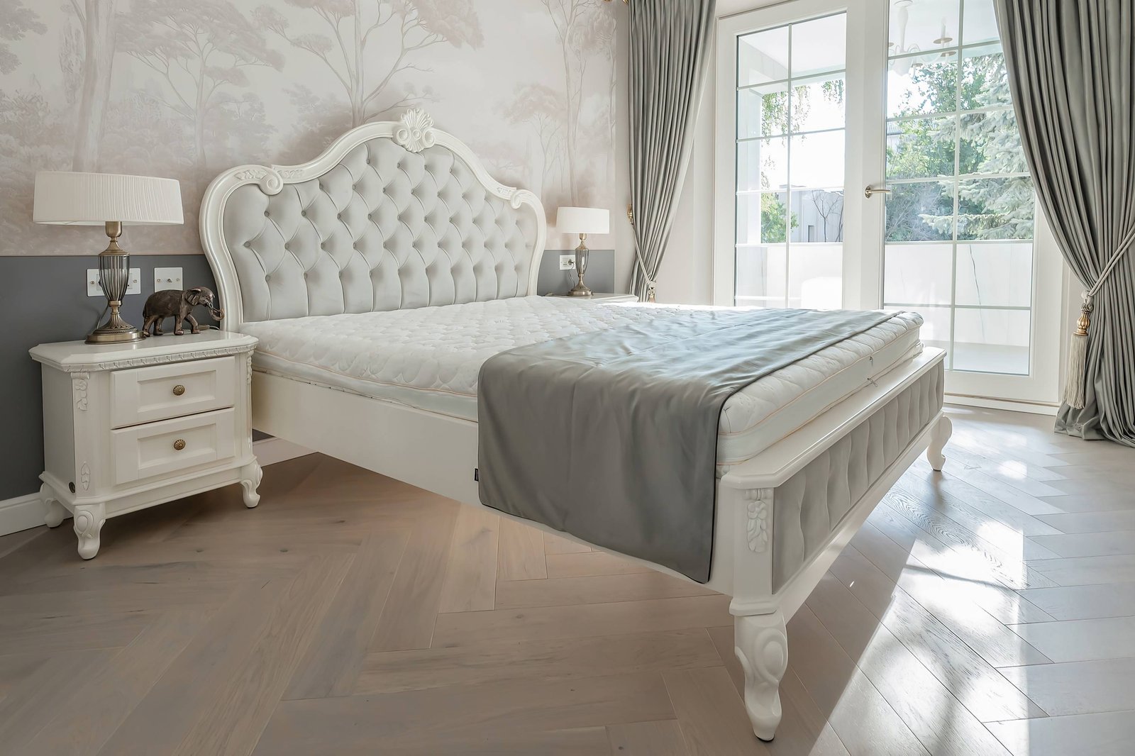 Dormitor lemn masiv sculptat cu intarsie Valera 2 Cires Nuc, 10 image